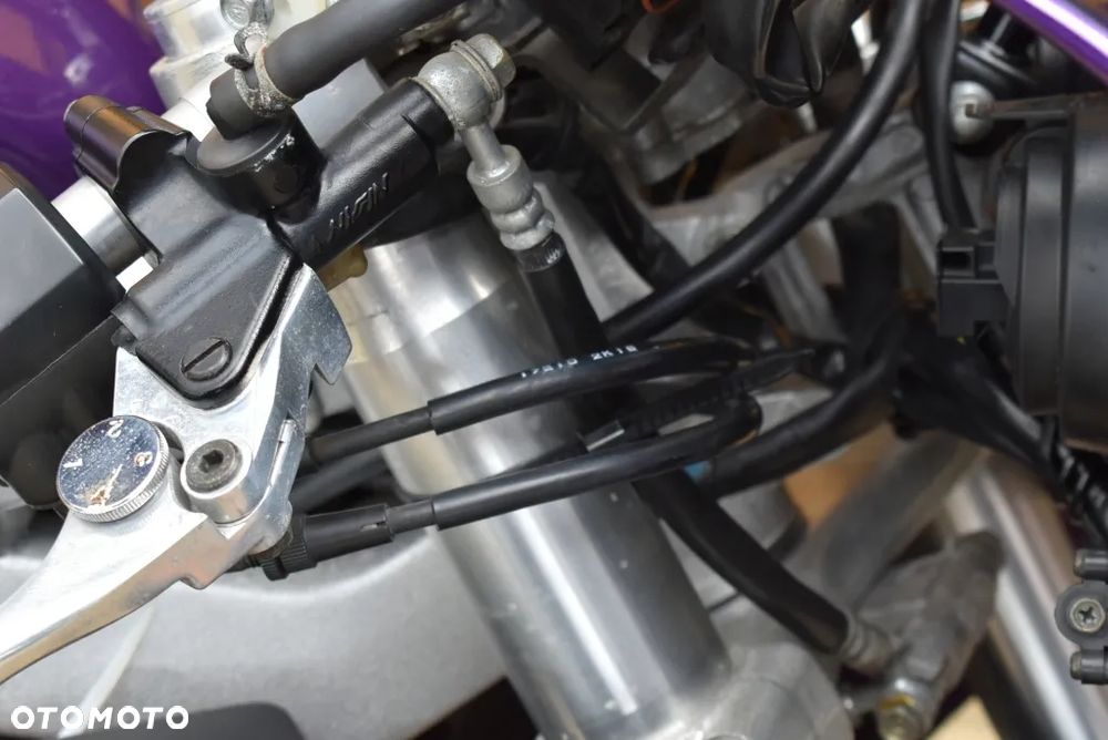 Suzuki GSX-R - 38