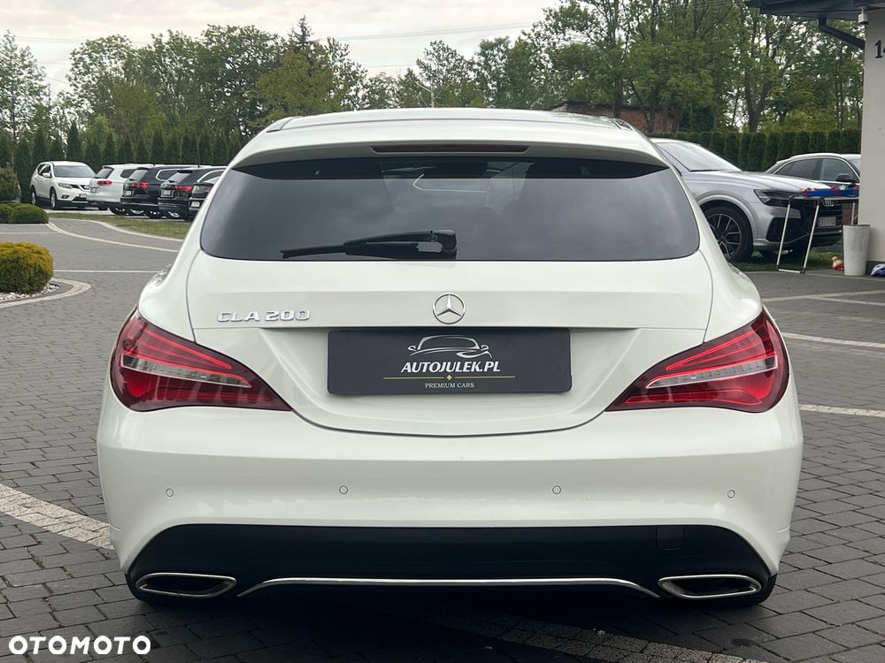 Mercedes-Benz CLA 200 7G-DCT UrbanStyle Edition - 4