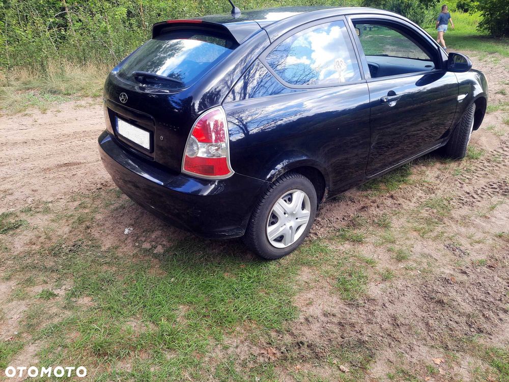 Hyundai Accent - 6