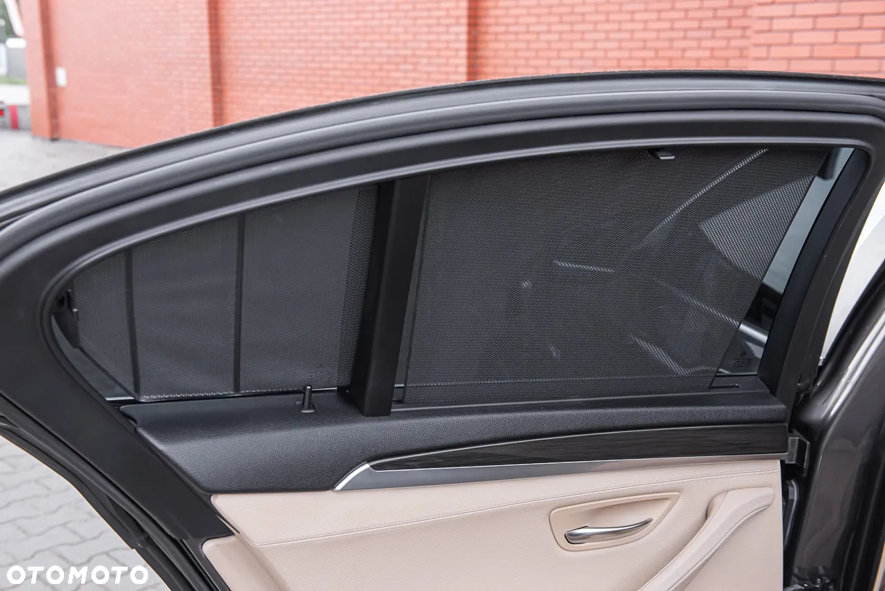 BMW Seria 5 520d Luxury Line - 28