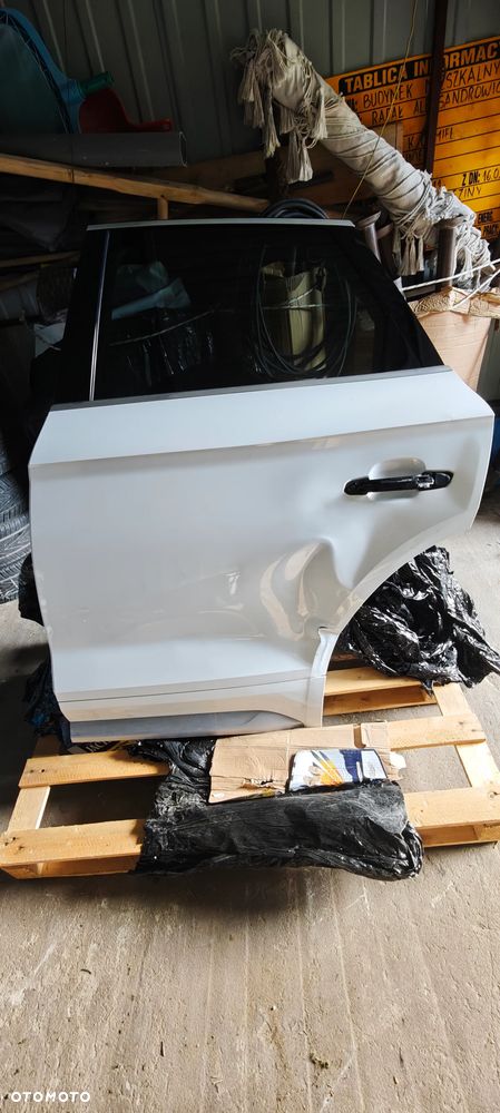 AUDI Q5 II 80A DRZWI TYLNE LEWE ORYG OEM USZKODZONE - 1