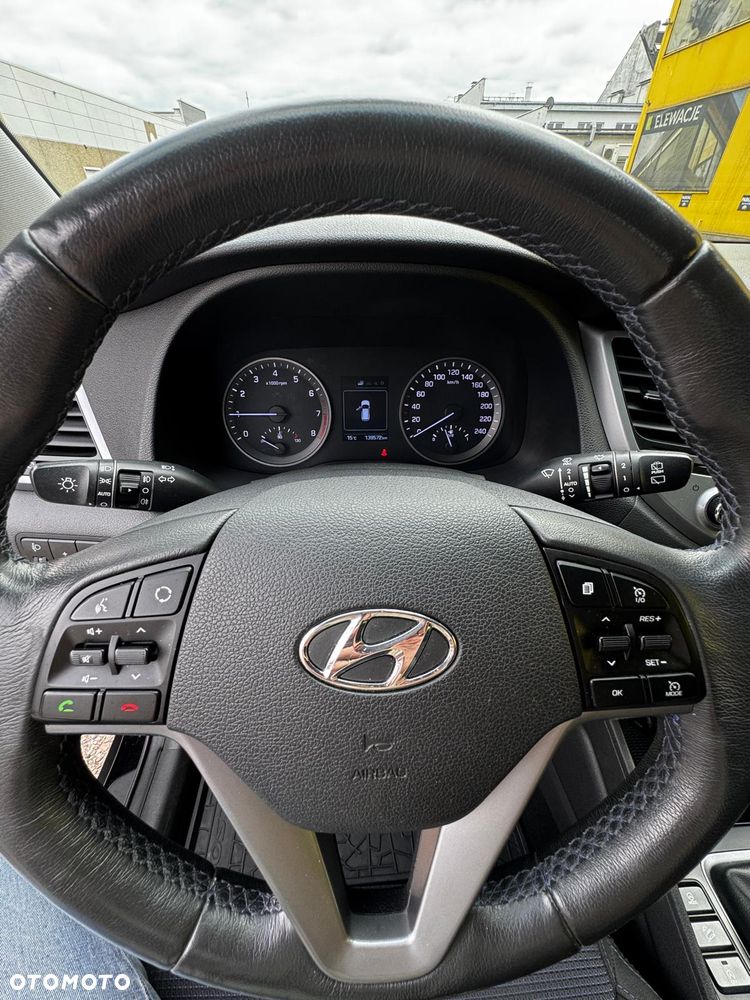Hyundai Tucson 1.6 GDI BlueDrive GO 2WD - 11