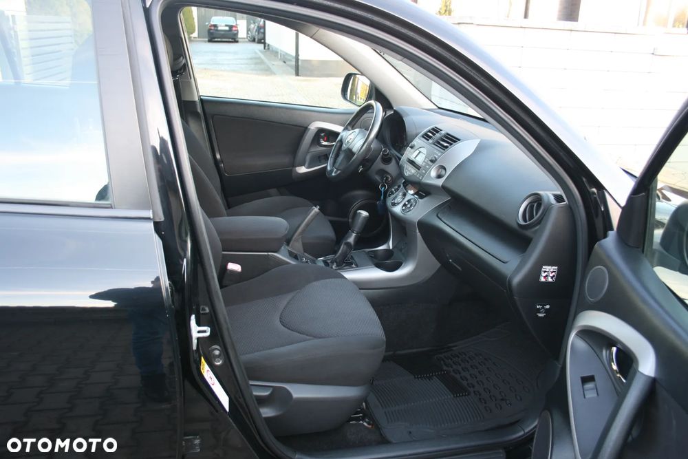 Toyota RAV4 2.0 4x4 Sol - 17