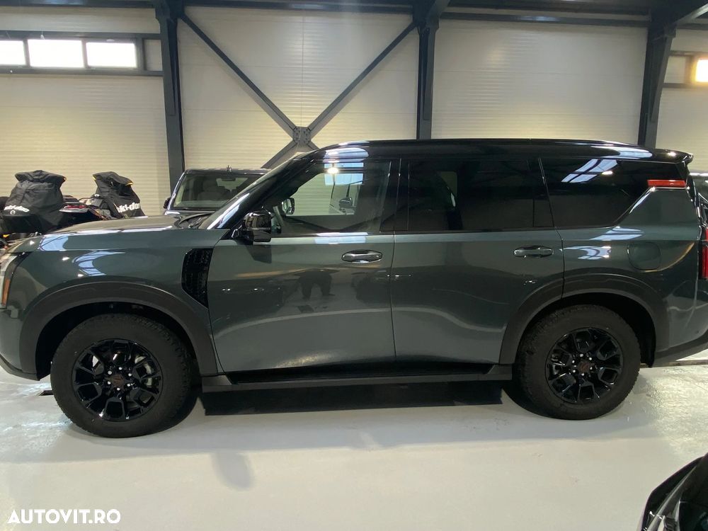 Nissan Armada - 2