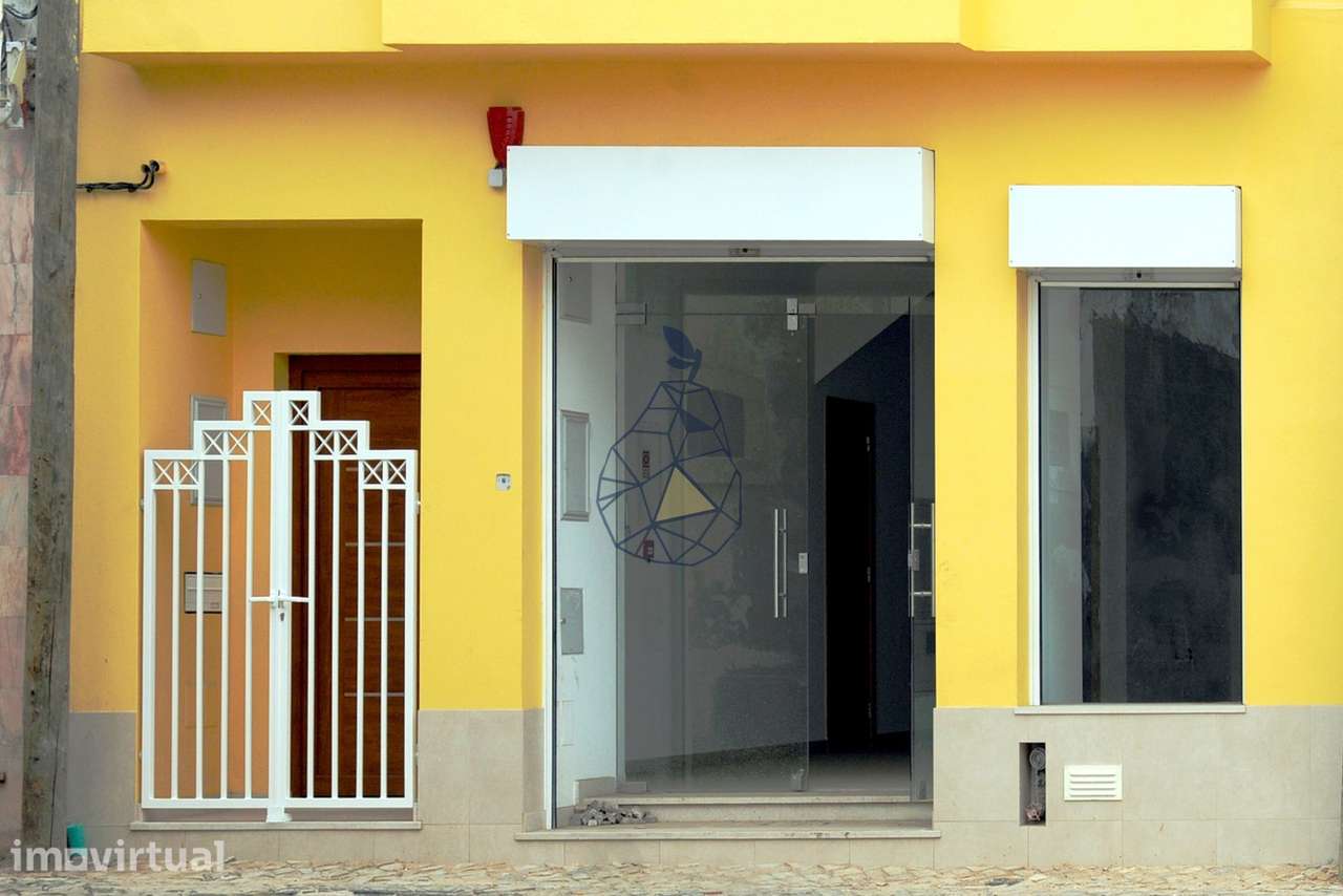 Ponto Comercial  com (123m²): Estratégico junto à Zona Ribeirinha - Po - Grande imagem: 2/23