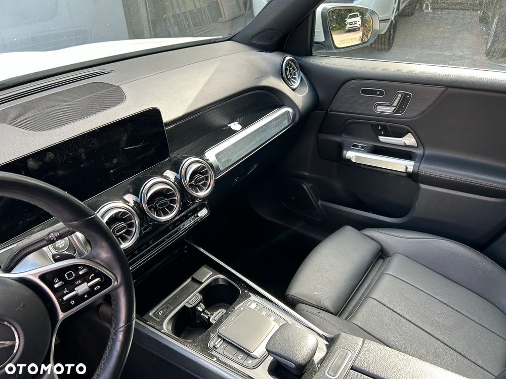 Mercedes-Benz GLB 250 4Matic 8G-DCT Progressive - 11