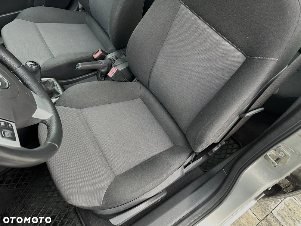 Opel Astra 1.6 Enjoy - 11