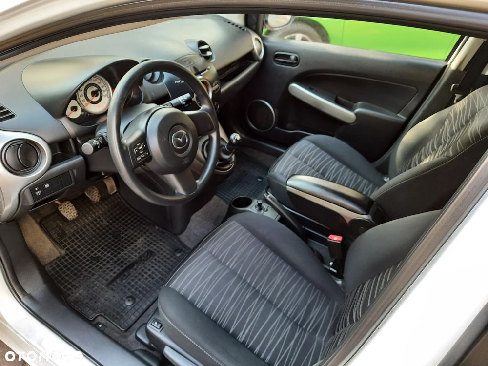 Mazda 2 - 7