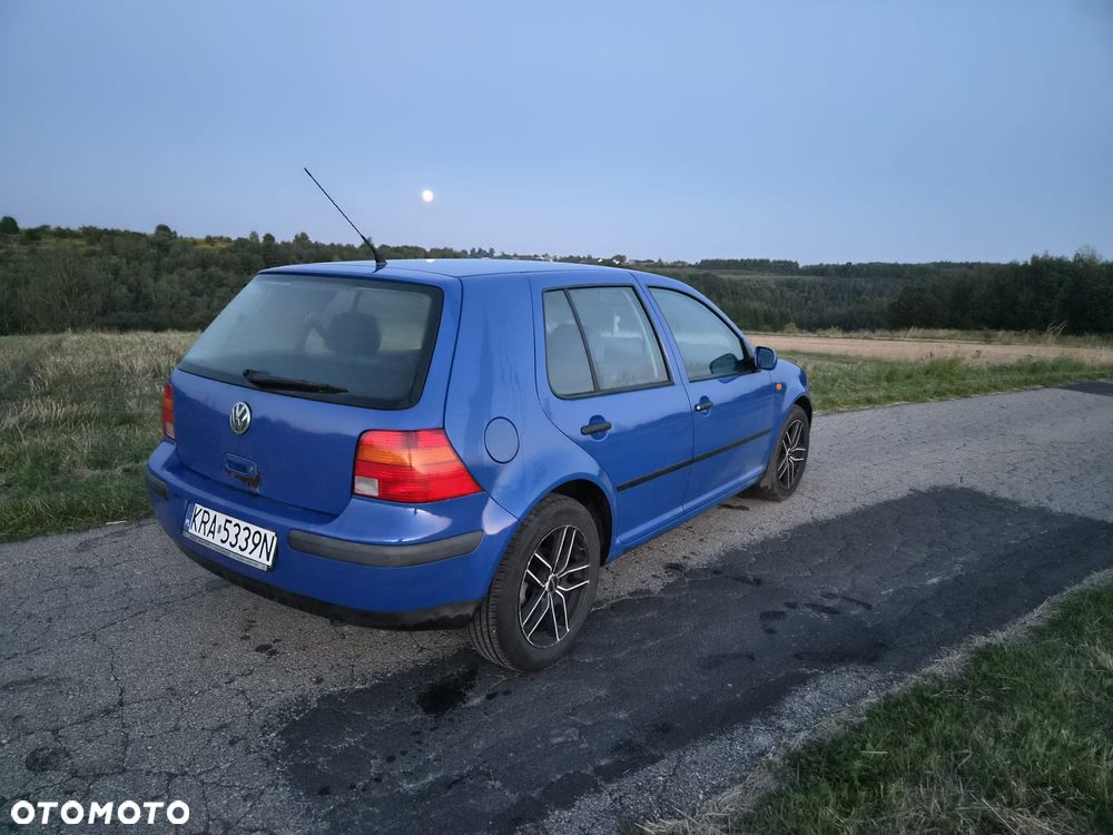 Volkswagen Golf 1.6 - 5