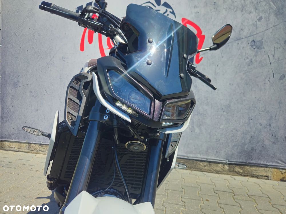 Yamaha MT - 27