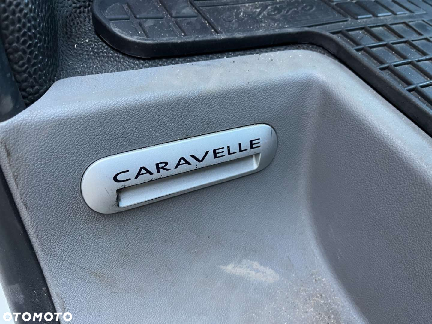 Volkswagen Caravelle - 14