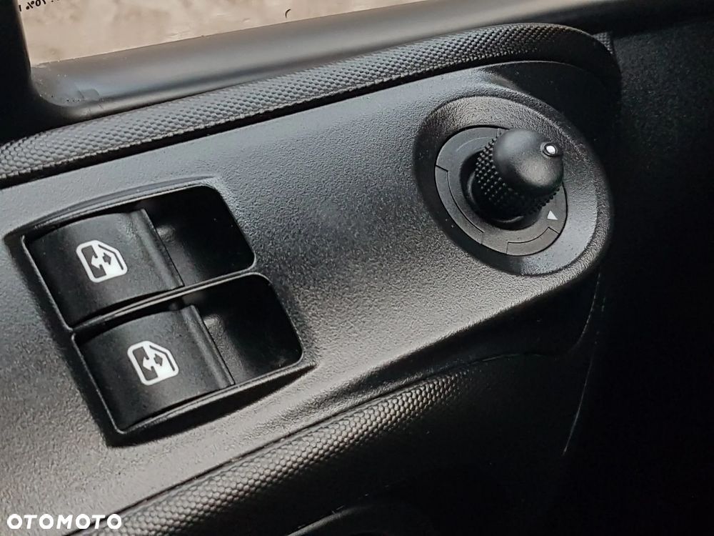 Iveco DAILY KONTENER NISKOPODŁOGOWY 4,43x2,23x2,42 SKLEP KAMPER KONIOWÓZ BAR KLIMA - 9