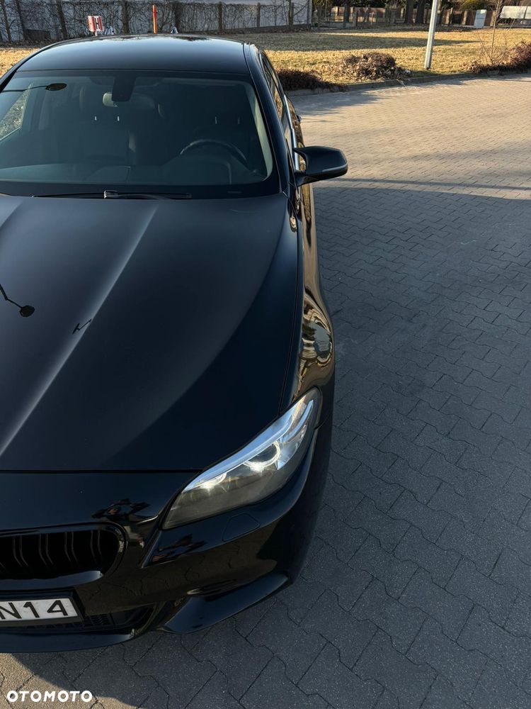BMW Seria 5 525d xDrive Sport-Aut Luxury Line - 2