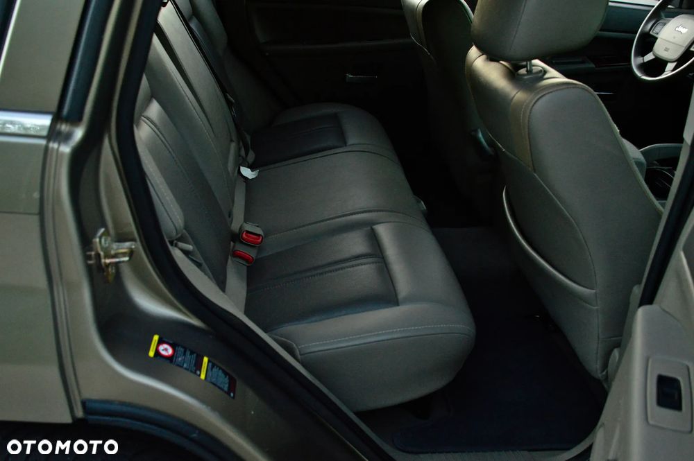 Jeep Grand Cherokee 5.7 V8 HEMI Automatik Limited - 33