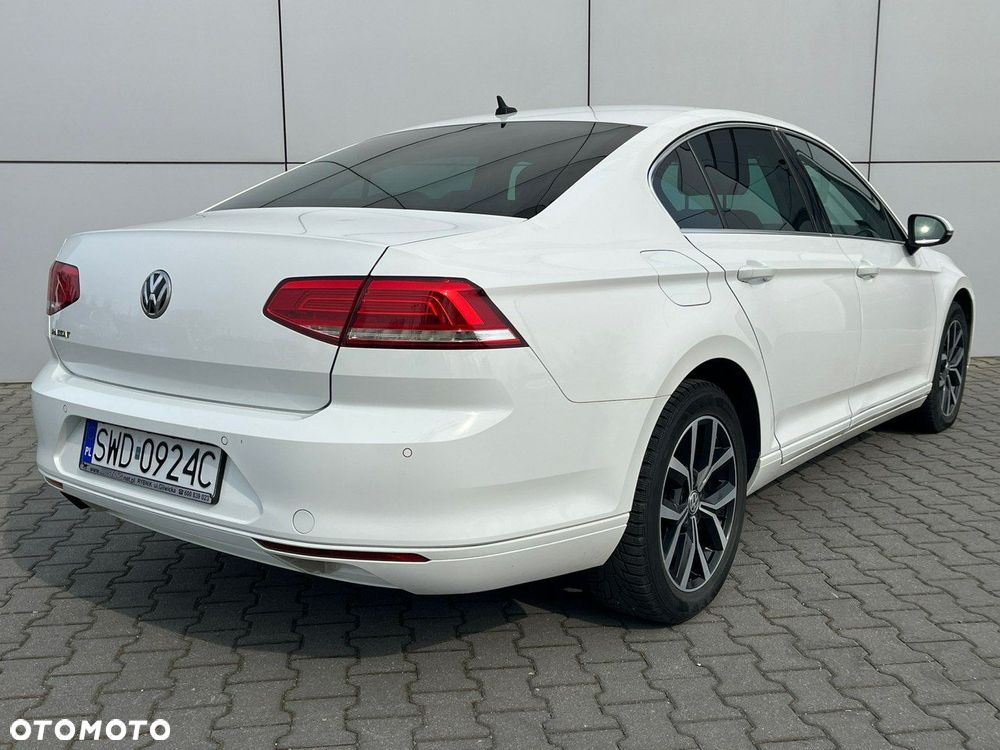 Volkswagen Passat - 7