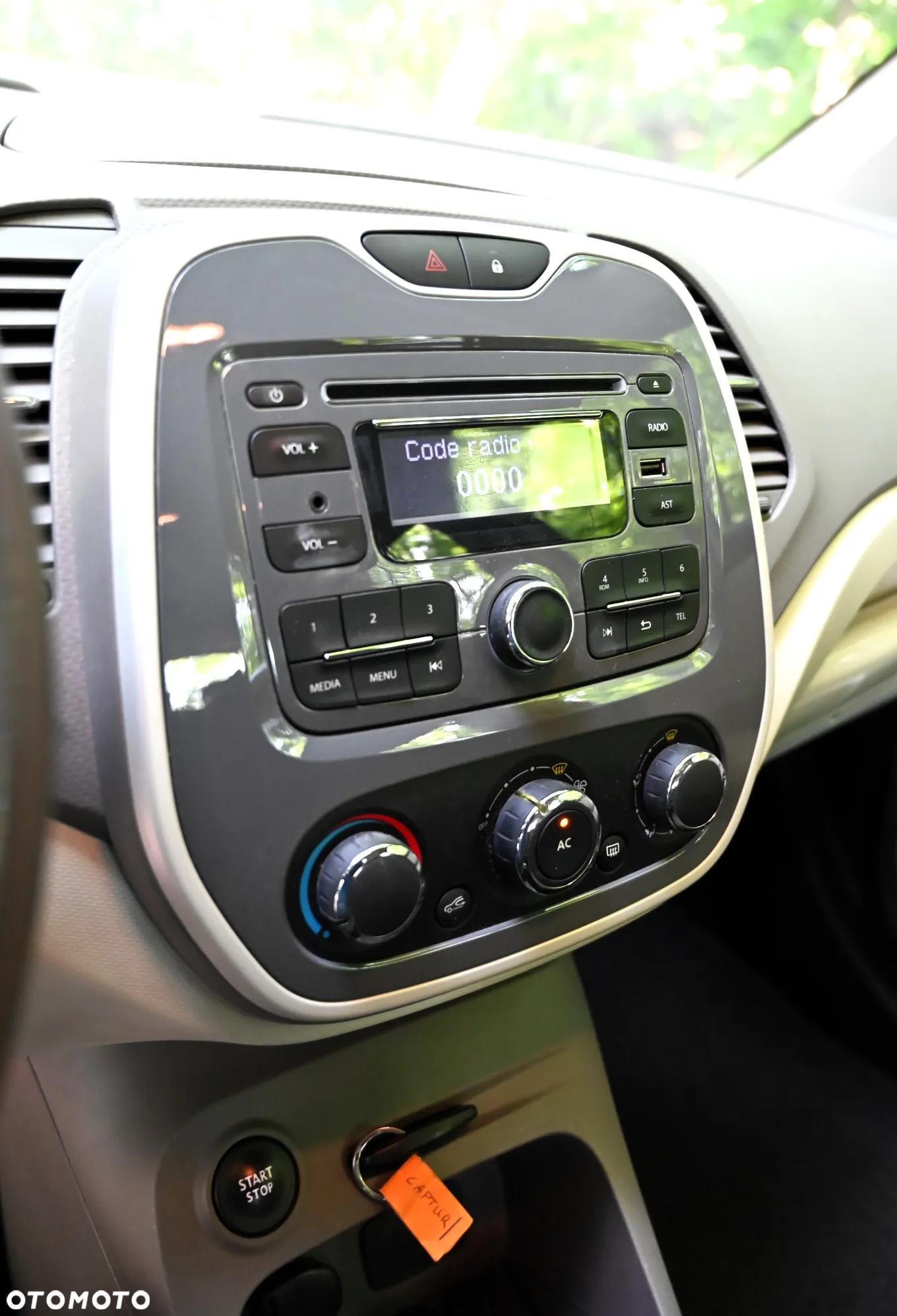 Renault Captur - 27