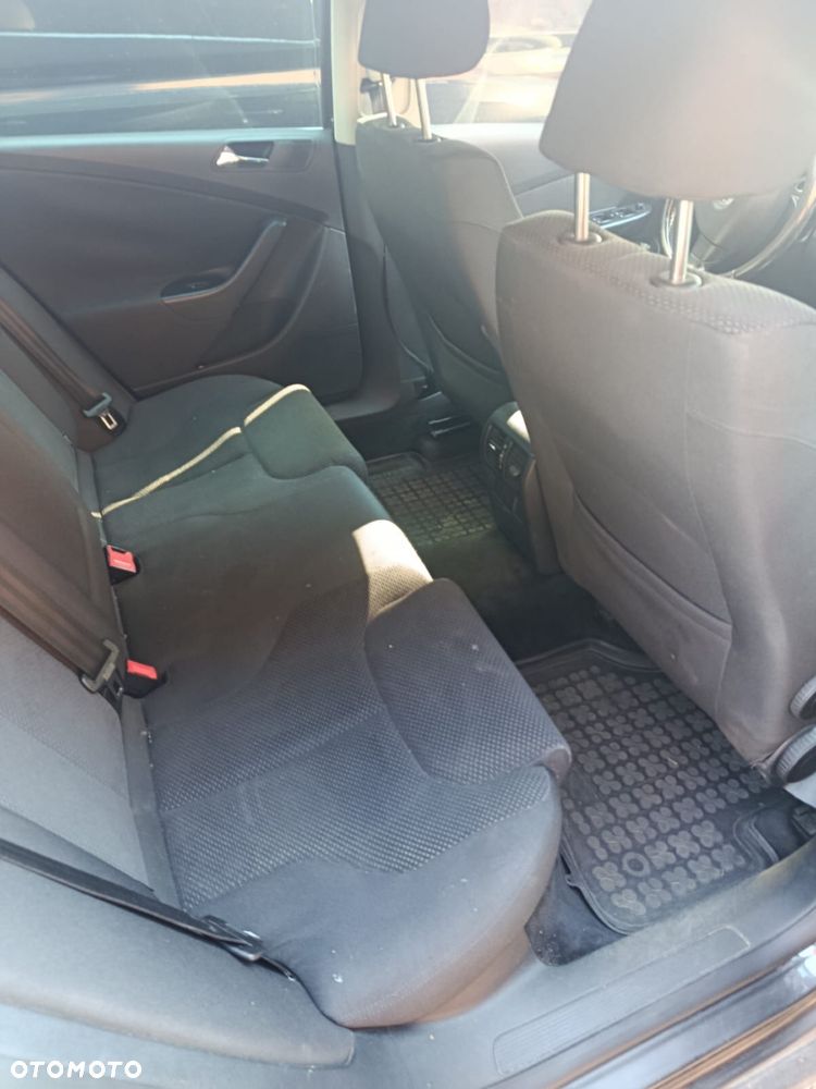Volkswagen Passat - 5