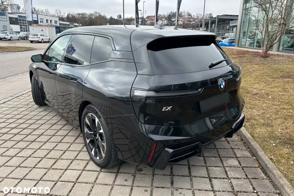 BMW iX xDrive45 100.6kWh - 13