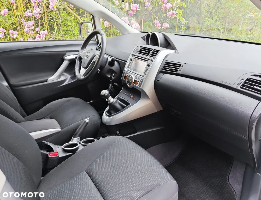 Toyota Verso 2.0 D-4D Sol plus - 17