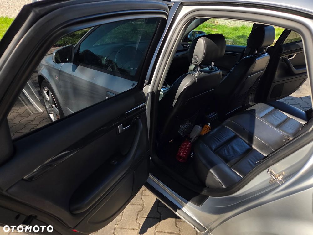 Audi A4 Limousine - 12