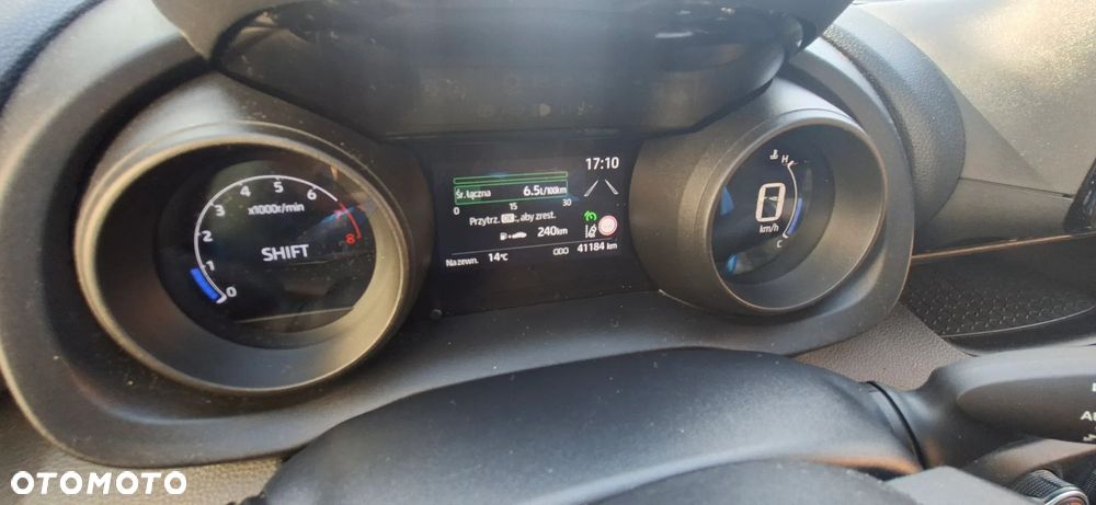 Toyota Yaris 1.5 Comfort - 12