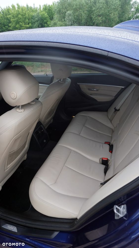 BMW Seria 3 328i - 17
