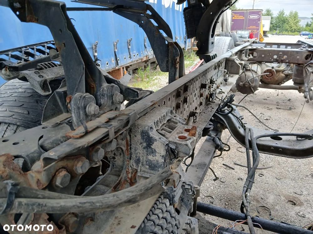 PODUSZKA PRAWA LEWA MERCEDES ACTROS MP4 - 2