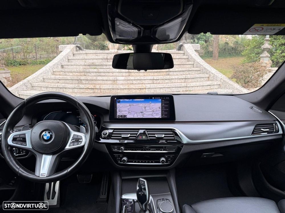 BMW 330 e Touring Pack M Auto - 9