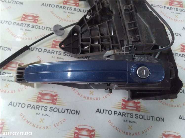 maner exterior usa dreapta fata ford focus 2 an fabr.2006 - 1