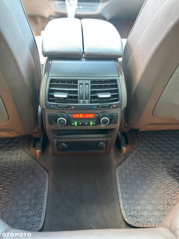 BMW X5 3.5i xDrive - 16