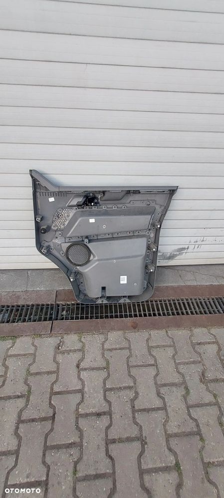 Boczek drzwi lewy vw t6.1 - 6