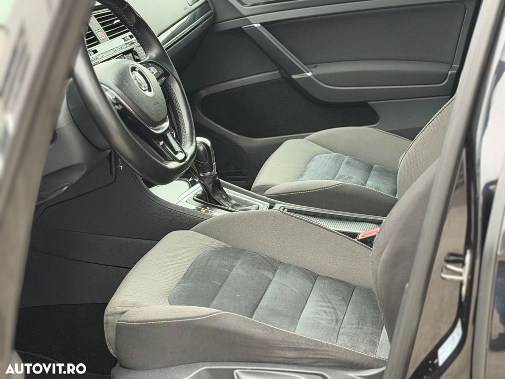 Volkswagen Golf - 34