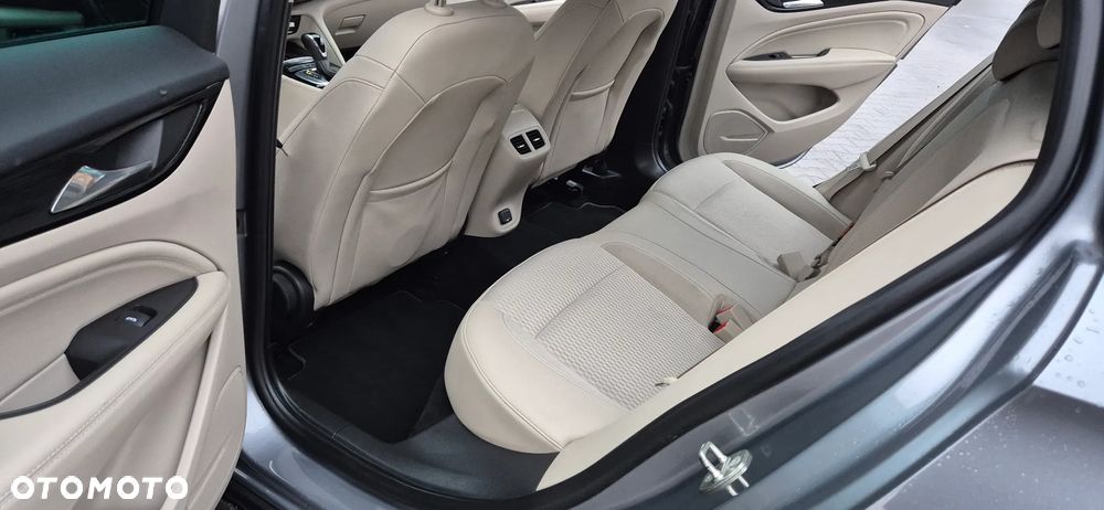 Opel Insignia CT 2.0 CDTI Exclusive S&S - 18