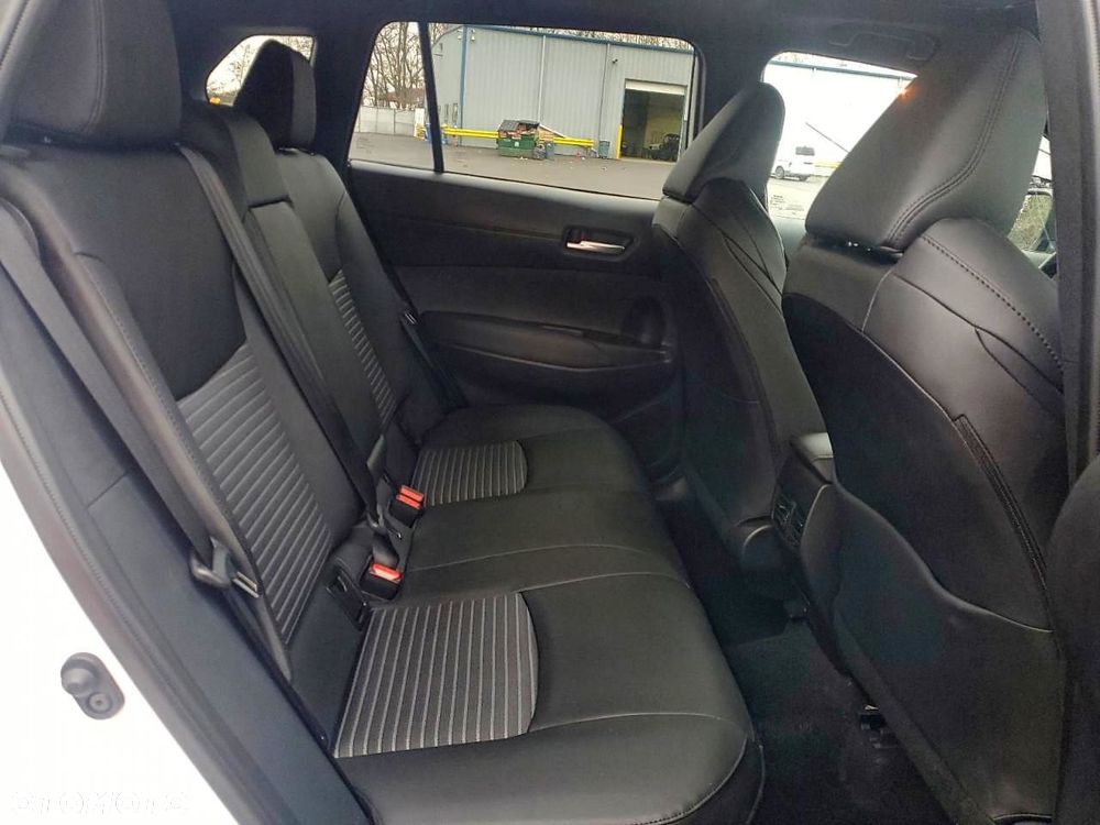 Toyota Corolla Cross - 9