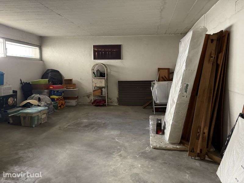 Box de 28m2 em Garagem no Centro da Ericeira - Grande imagem: 5/11