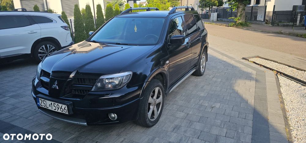 Mitsubishi Outlander - 1