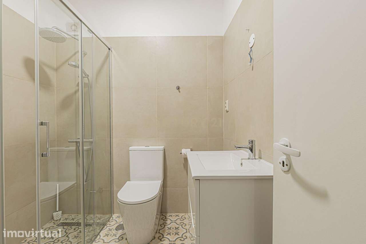 APARTAMENTO REMODELADO NO CENTRO DA COSTA DE CAPARICA - Grande imagem: 5/23