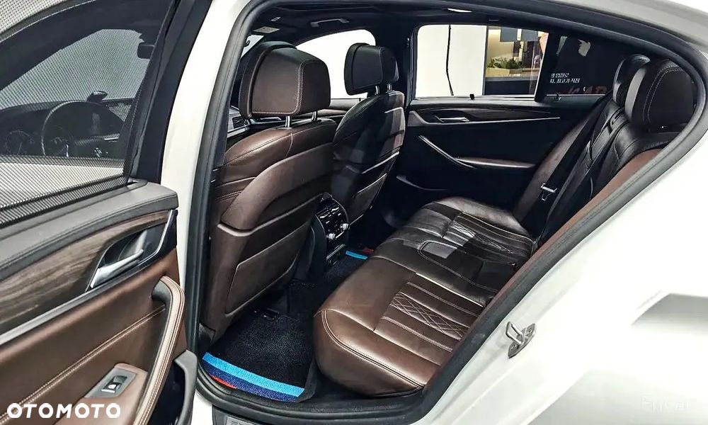 BMW Seria 5 530i xDrive M Sport Edition - 13