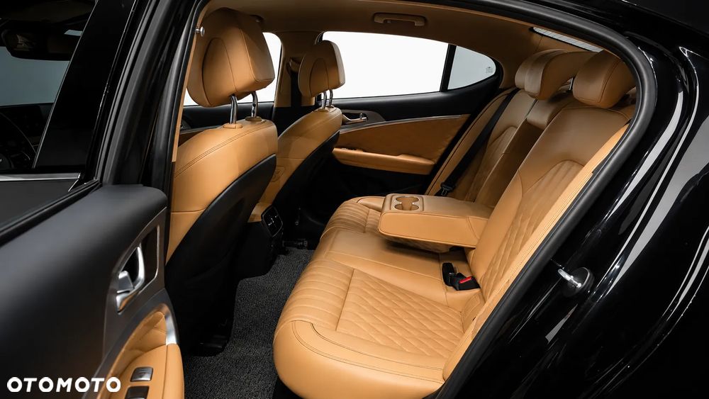 Genesis G70 2.0T Plus AWD 8AT Luxury - 25