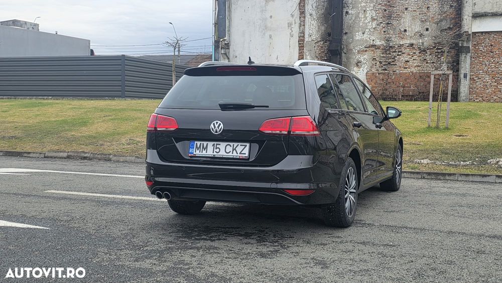 Volkswagen Golf 2.0 TDI Highline - 30