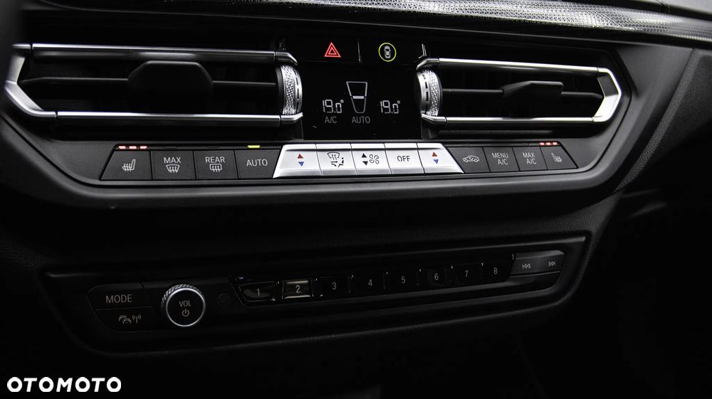 BMW Seria 2 220d xDrive M Sport sport - 24
