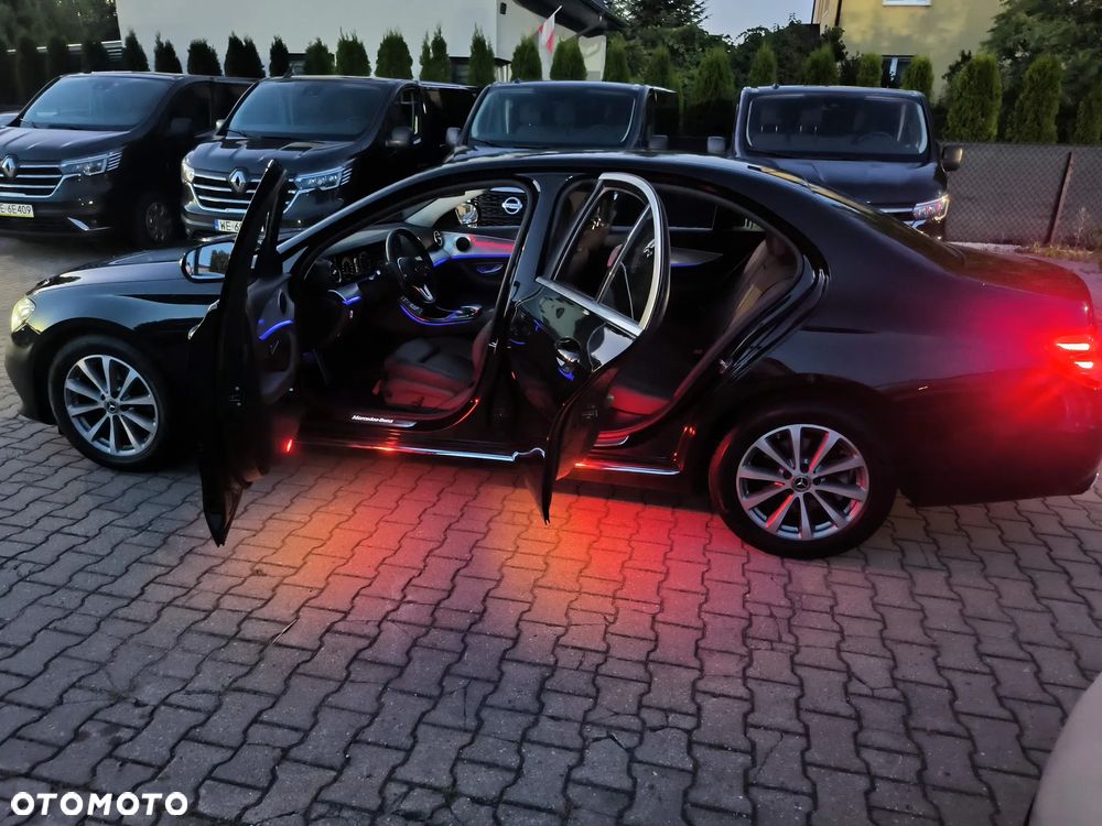 Mercedes-Benz Klasa E 200 d 9G-TRONIC - 29