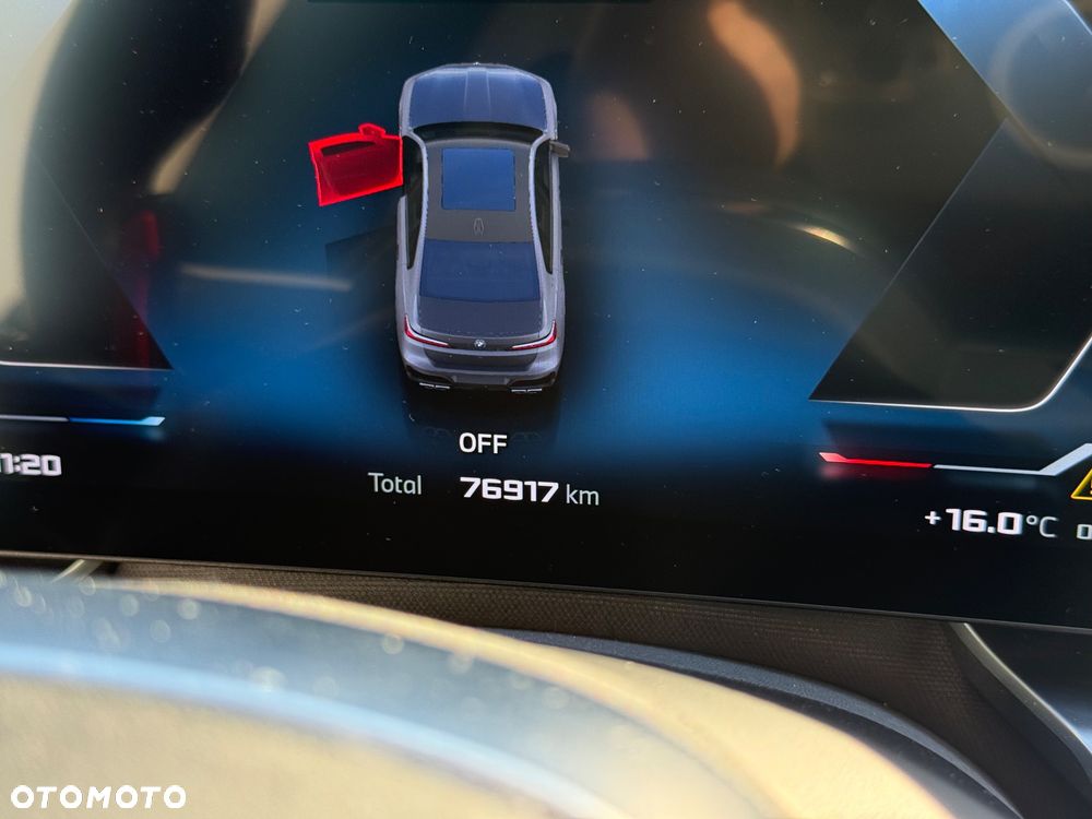 BMW Seria 7 M760e PHEV xDrive sport - 36