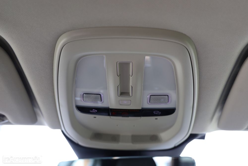 Volvo XC 60 2.0 T6 PHEV Plus Dark AWD - 36