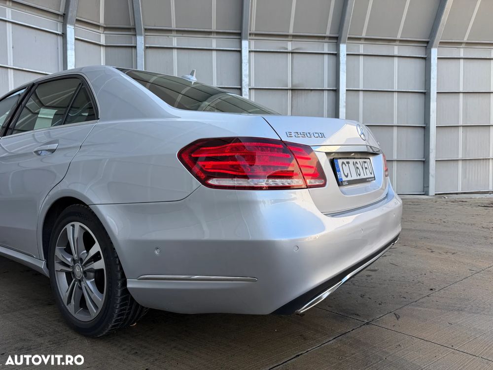 Mercedes-Benz E 250 BlueTEC 4Matic 7G-TRONIC Elegance - 10