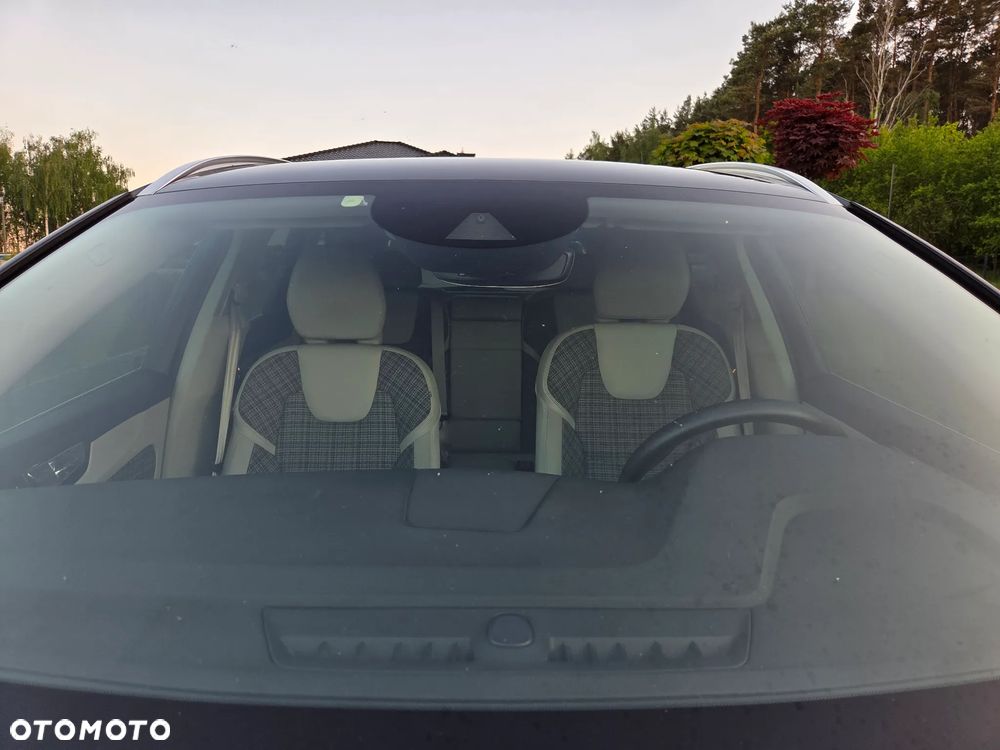 Volvo XC 60 B4 D AWD Momentum Pro - 38