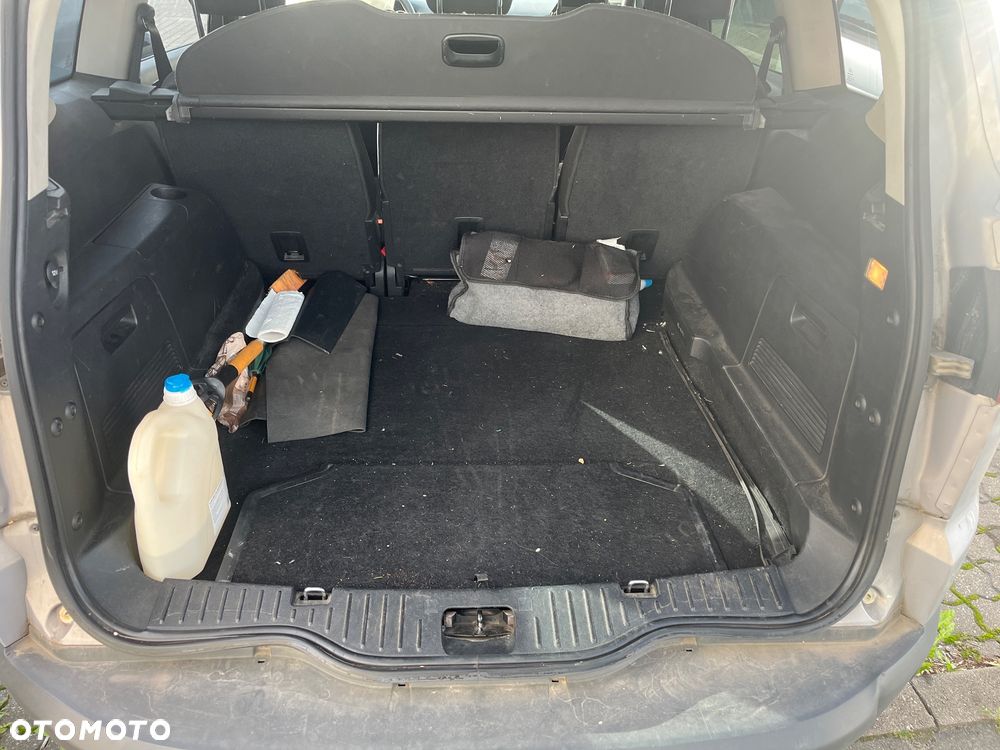 Ford S-Max - 10
