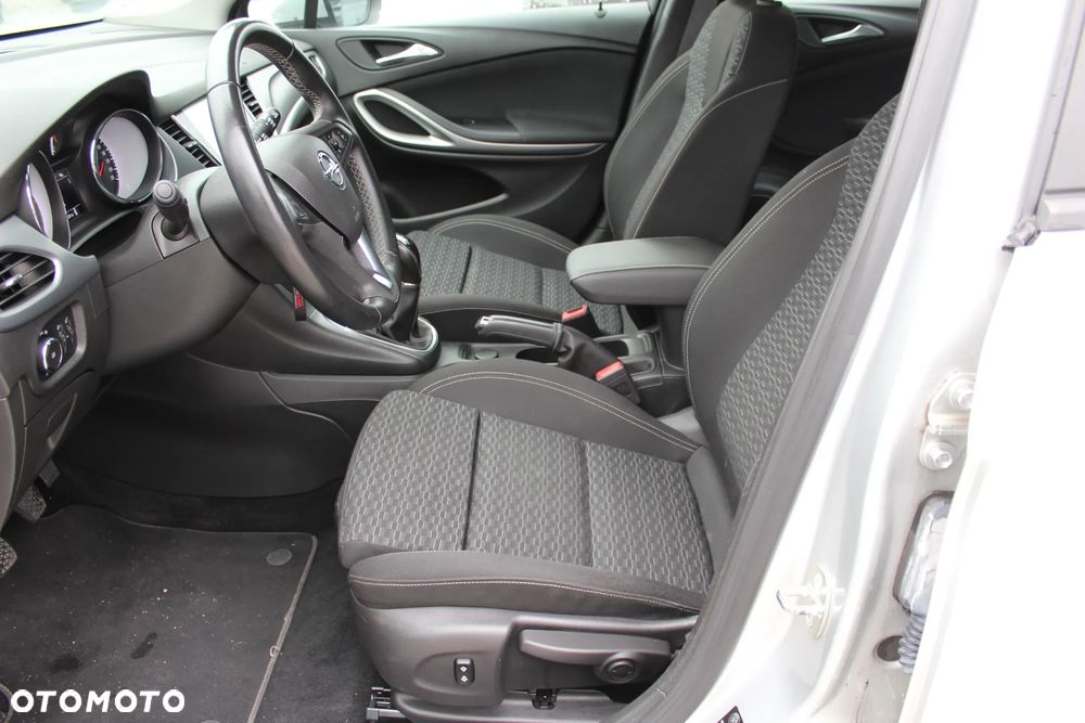 Opel Astra 1.6 D (CDTI) Dynamic - 18