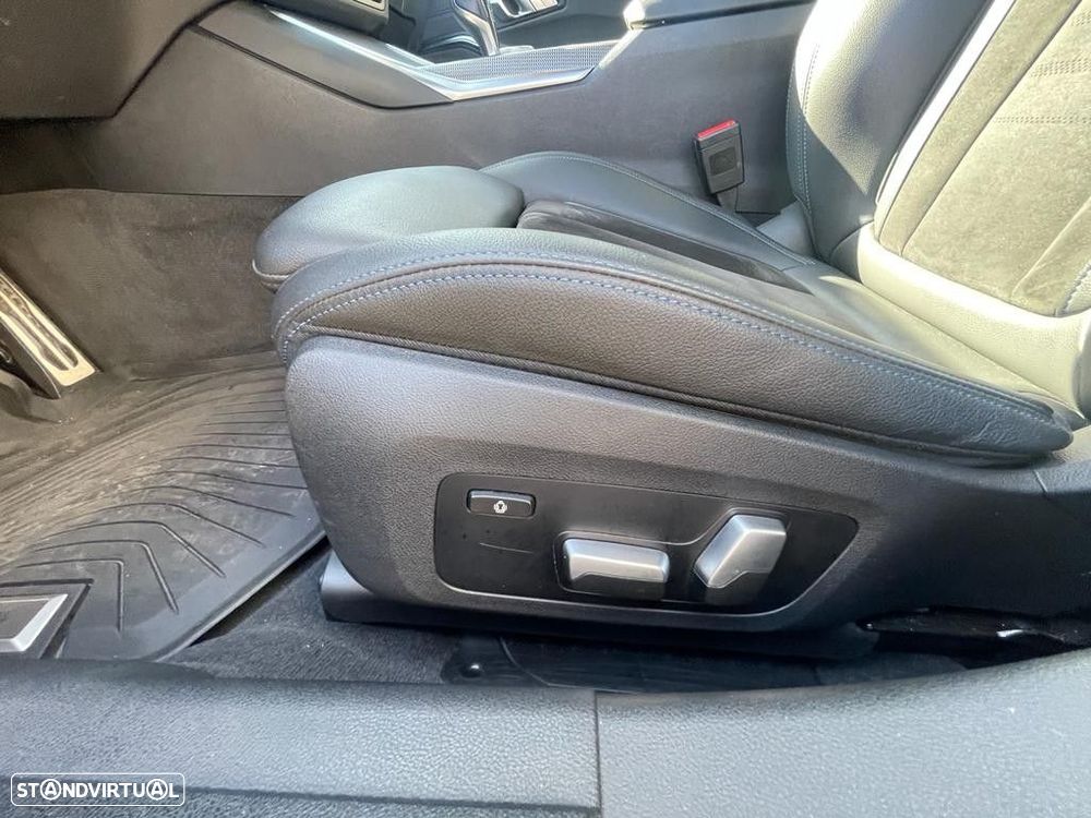 BMW 330 e Pack M Auto - 36