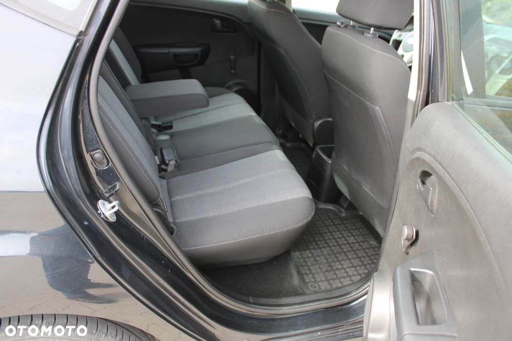 Kia Venga 1.4 CVVT Vision - 29